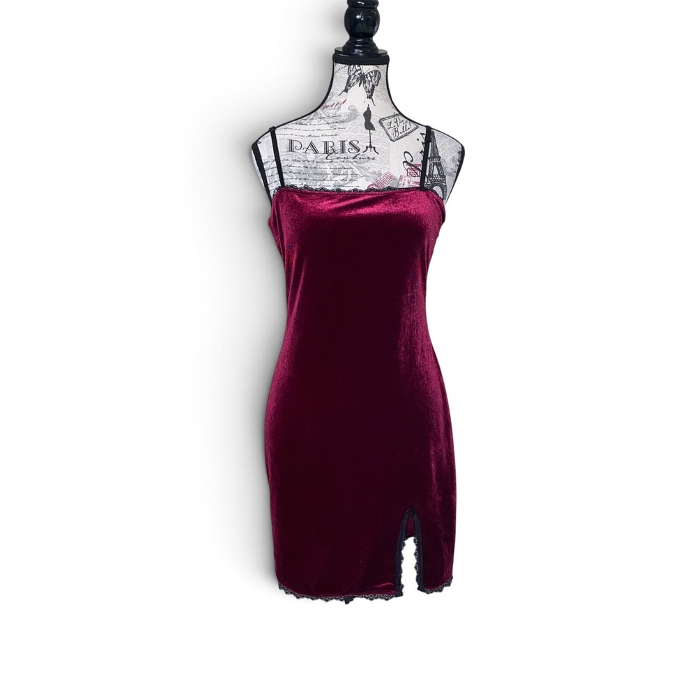 Forever 21 Velvet Mini Dress Womens Medium Burgundy Lace Trim Slit Bodycon Night